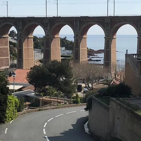 Charmante A Saint-raphael Antheor *